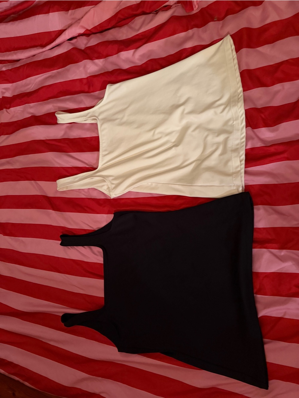 3/$25 💫 Nine West Reversible Black & White Tank Top Bundle Size M - Picture 2 of 6